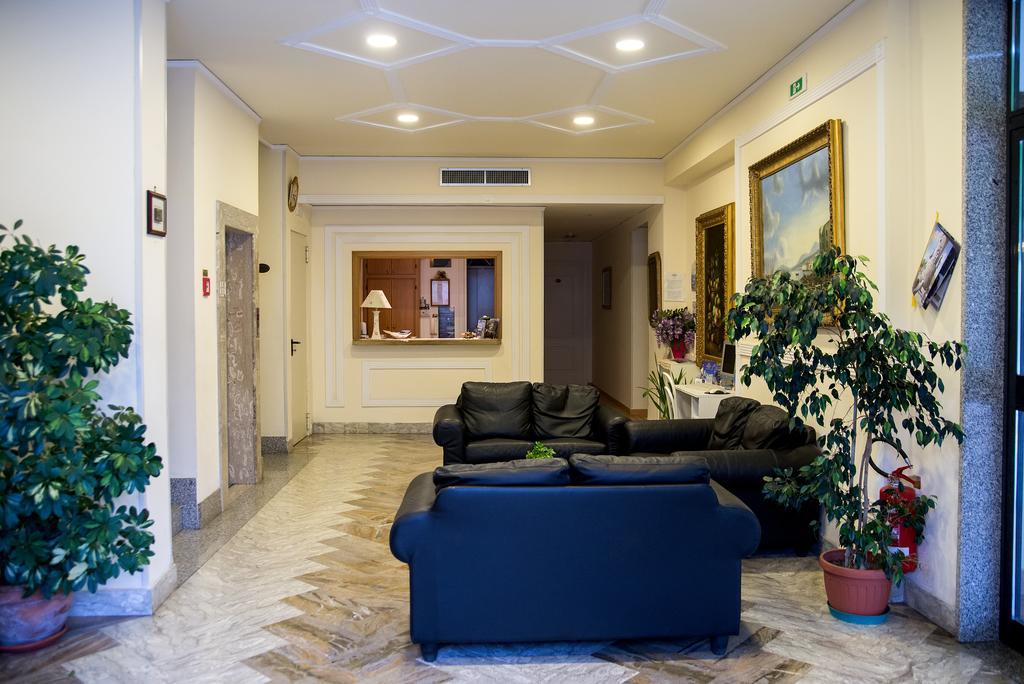 Hotel Reginella サンタガータ・スイ・ドゥエ・ゴルフィ エクステリア 写真