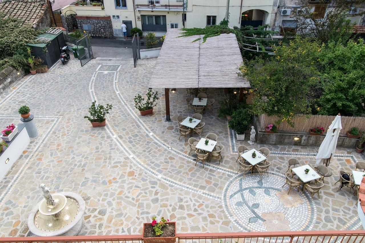 Hotel Reginella サンタガータ・スイ・ドゥエ・ゴルフィ エクステリア 写真